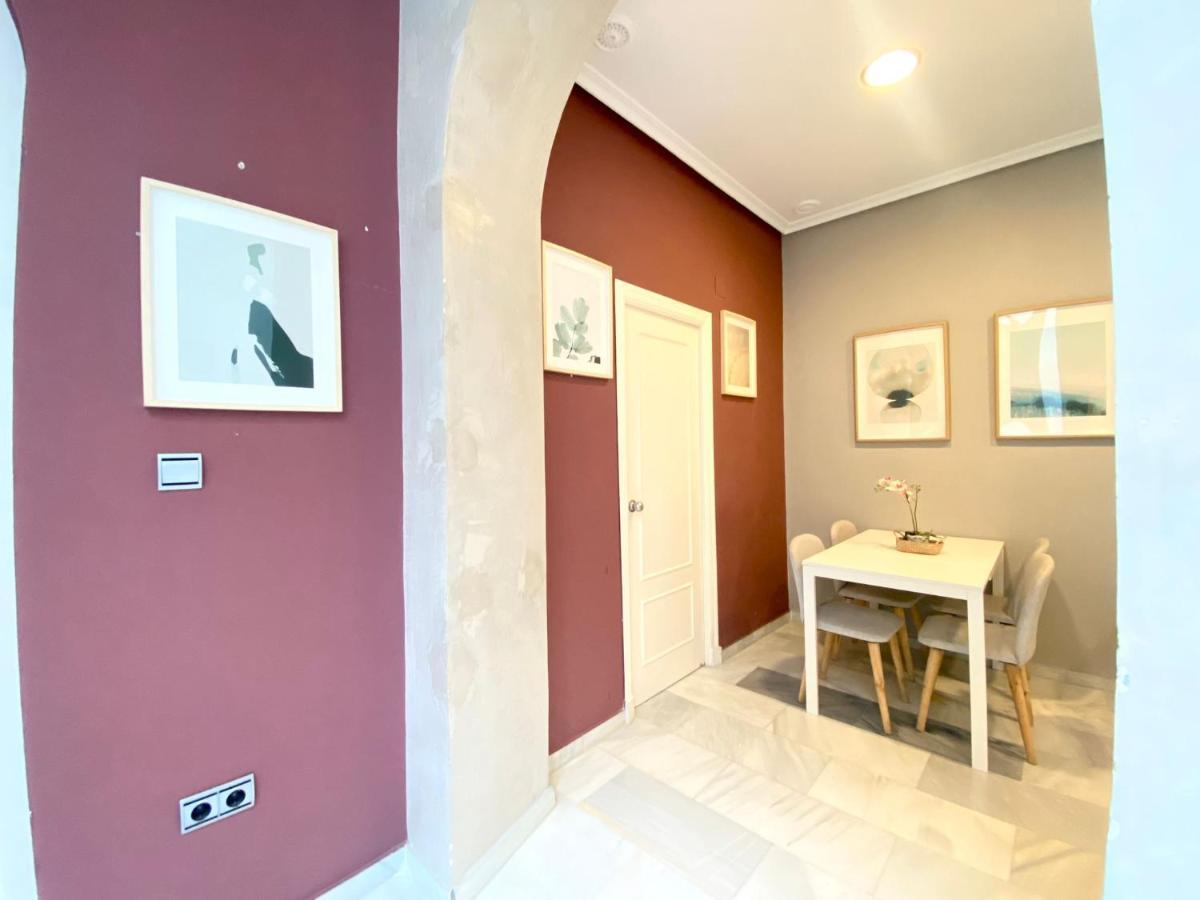 Apartamento Colon 1451 - Pleno Centro Y Wifi Gratis Cádiz Eksteriør billede