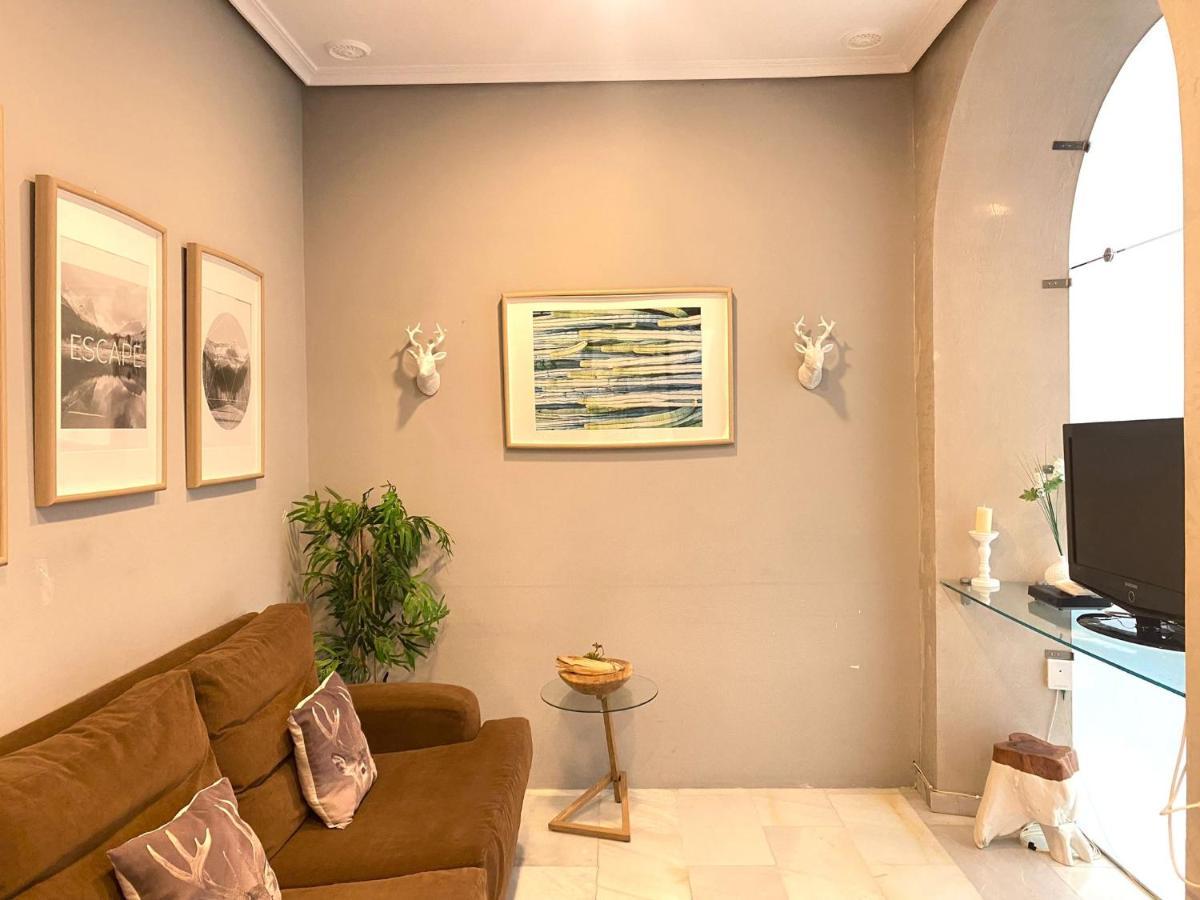Apartamento Colon 1451 - Pleno Centro Y Wifi Gratis Cádiz Eksteriør billede